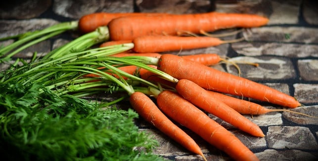 moehren-zaehlen-zu-den-bekanntesten-carotin-lieferan-cc0-pixabay-congerdesign-180728_download Möhren zählen zu den bekanntesten Carotin-Lieferanten.