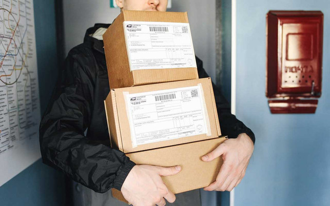 pakete-pb-romeosessions-220329-1280x800 2021 wurden 4,5 Milliarden Paketsendungen verschickt.