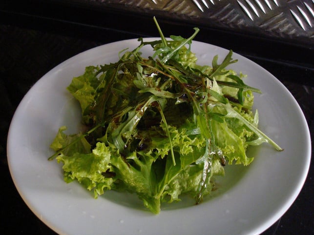 nach-der-bluete-kannst-du-rucola-im-salat-oder-in-a-cc0--pixabay--flyerbine-250611_download Nach der Blüte kannst du Rucola im Salat oder in anderen Gerichten verwenden.