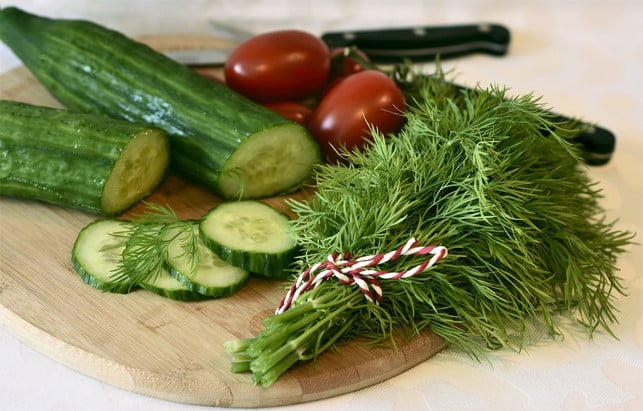 gurke-und-dill-passen-geschmacklich-sehr-gut-zusam-cc0-pixabay-ritae-200714_download Gurkenrelish: Gurke und Dill passen geschmacklich sehr gut zusammen.