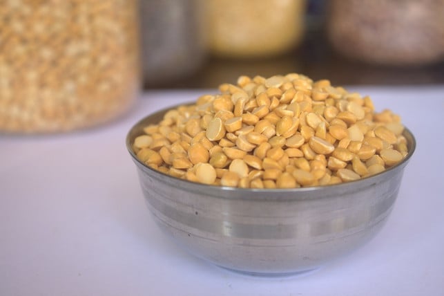 gelbe-linsen-sind-eine-gute-pflanzliche-eiweissquel-cc0-pixabay-pdpics-200313_download Gelbe Linsen sind eine gute pflanzliche Eiweißquelle.