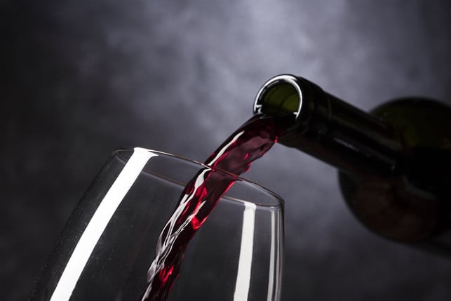 auch-alkohol-kann-eine-histaminintoleranz-ausloesen-cc0-pixabay-vinotecarium-240330_download Auch Alkohol kann eine Histaminintoleranz auslösen oder ihre Symptome verschlimmern.