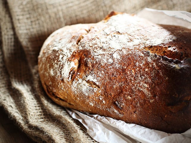 Echtes Brot_2 Fermentation: Sauerteig in Brot ist nichts Anderes als fermentiertes Mehl.