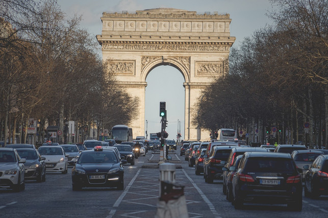 in-staedten-ist-die-laermbelastung-durch-autos-gross-cc0-pixabay-jplenio-230616_download In Städten ist die Lärmbelastung durch Autos groß. Verkehrsberuhigung kann dagegen helfen.