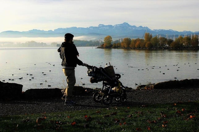ein-spaziergang-an-der-frischen-luft-kann-deinem-b-cc0-pixabay-pasja1000-180808_download Ein Spaziergang an der frischen Luft kann deinem Baby Linderung verschaffen.