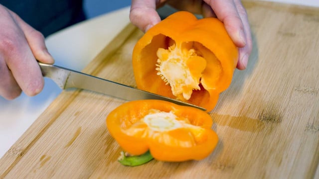 Wieso du Paprikakerne nicht rauskratzen solltest Wieso du Paprikakerne nicht rauskratzen solltest