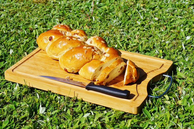 der-teig-eignet-sich-als-osterzopf-und-osterkranz-cc0-pixabay-capri23auto-190413_download Der Teig eignet sich als Osterzopf und Osterkranz.