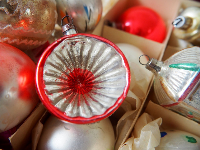individuellen-weihnachtsbaum-schmuck-kannst-du-auf-cc0-pixabay-flockine-191128_download Individuellen Weihnachtsbaum-Schmuck kannst du auf dem Flohmarkt kaufen.