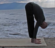 uttanasana-a-die-volle-vorbeuge-im-sonnengruss-pascal-thiele-utopiade-181217_download Uttanasana A – die volle Vorbeuge im Sonnengruß.