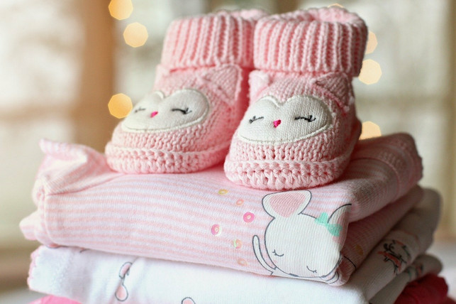 auch-mit-bio-kleidung-tust-du-deinem-baby-etwas-gu-cc0-pixabay-terric-220106_download Auch mit Bio-Kleidung tust du deinem Baby etwas Gutes.