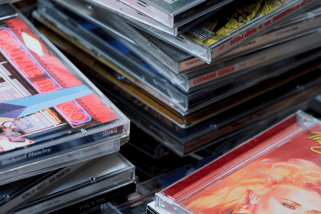 cds-huelen-us-brett-jordan-05012023-1920x1280px CD Hüllen Recycling Müll