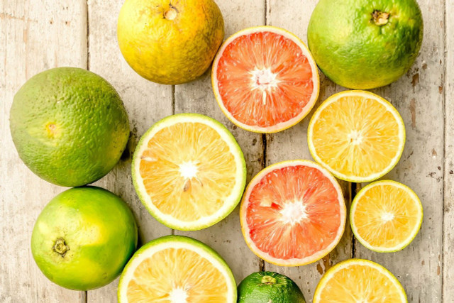 Various citrus fruits are suitable for homemade and aromatic salt.
