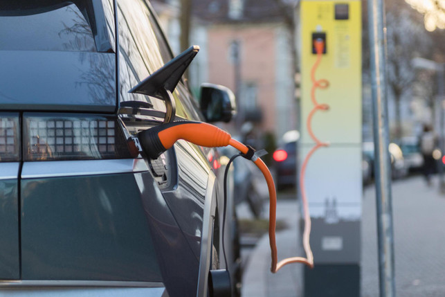 je-nach-leistung-deiner-wallbox-musst-du-sie-ledig-cc0--pixabay--climatewarrior-250923_download Je nach Leistung deiner Wallbox musst du sie lediglich anmelden oder genehmigen lassen.