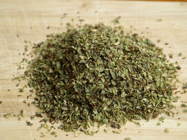 oregano-ist-getrocknet-weniger-aromatisch-und-heil-cc0-pixabay-ariesa66-181008_download Oregano ist getrocknet weniger aromatisch und heilsam als das Oregano-Öl.