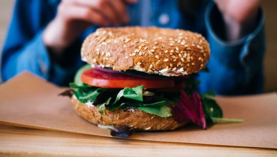 Vegane Burger bei Öko-Test: 5x "sehr gut", 2x "ungenügend" Vegane Burger im Test