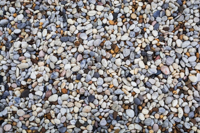 kies-kann-dir-beim-anlegen-einer-kleinen-drainage-cc0-pixabay-polymanu-250313_download Kies kann dir beim Anlegen einer kleinen Drainage helfen.