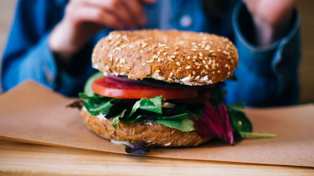Vegane Burger bei Öko-Test: 5x "sehr gut", 2x "ungenügend" Vegane Burger im Test