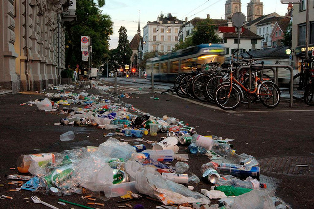 fridays-for-future-fake-news-zuerich-streetparade-y-felix-eggmann-190410 Zürich Streeparade