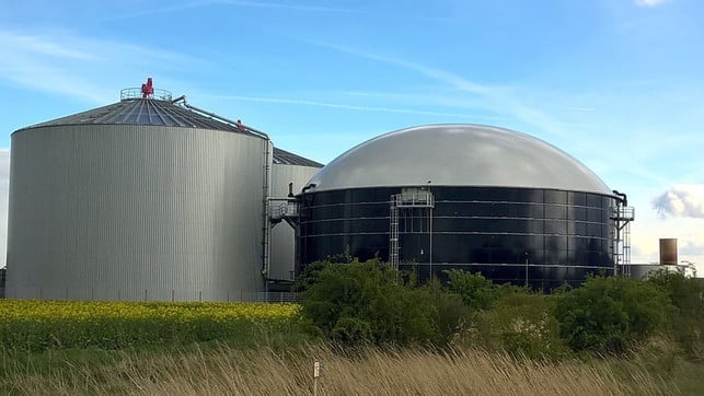 biogasanlage-cc0-pixabay-geraldk-190219 Biogas-Anbieter – Biogasanlage