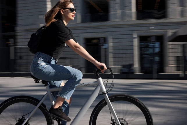 E-bikes make it more convenient to progress in city traffic.