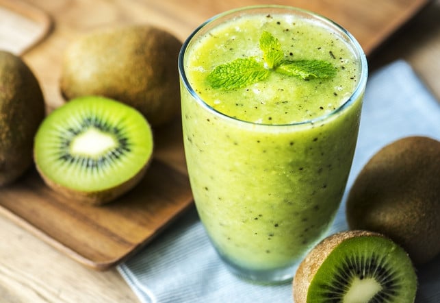 kiwis-sind-sehr-gesund-und-eignen-sich-auch-fuer-sm-cc0-pixabay-rawpixel-190505_download Kiwis sind sehr gesund und eignen sich auch für Smoothies.