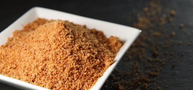 zucker-alternativen-kokosblueten-w-s_karau-161011-1280x600 Kokosblütenzucker schmeckt nicht nach Kokos - eher nach Karamell.