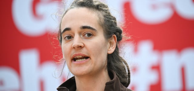 Carola Rackete, Spitzenkandidatin der Partei Die Linke für die Europawahl 2024, spricht zum Auftakt der Wahlkampfphase der Partei Die Linke zur Europawahl.
