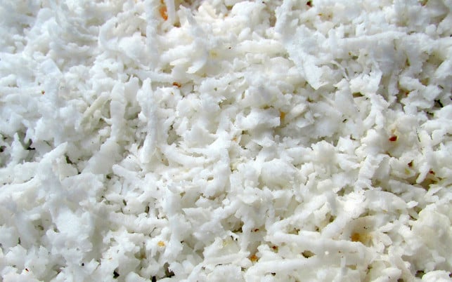 kokos-kokosraspeln-cc0-pb-170224-1280x800 Kokosraspeln werden aus dem getrockneten Fruchtfleisch der Kokosnuss hergestellt