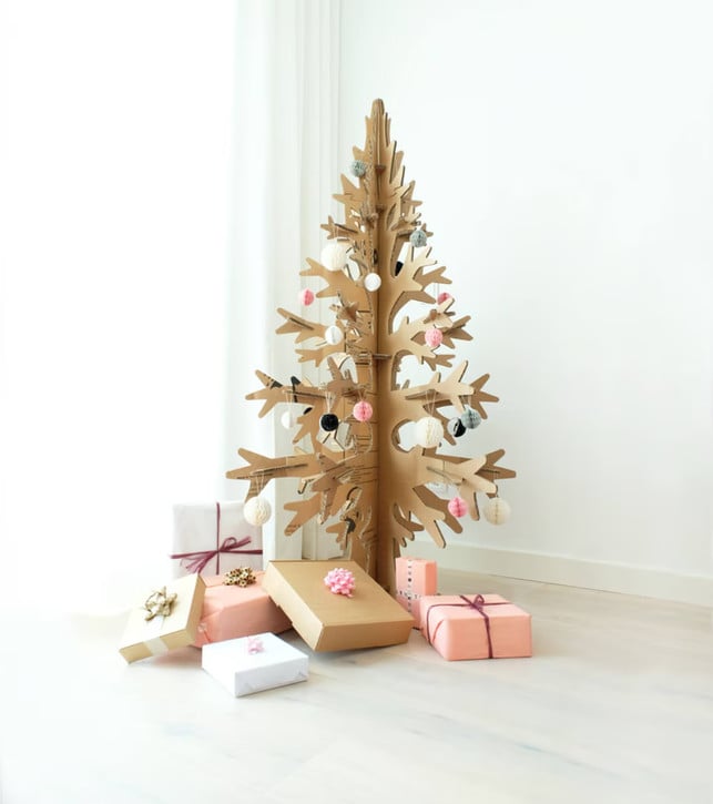 CardboardChristmas-Weihnachtsbaumalternative-ku-CardboardChristmas-231208 Weihnachtsbaum aus Recycling-Karton von Cardboard Christmas