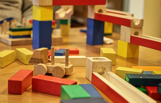unbehandeltes-holzspielzeug-stellt-eine-gute-optio-cc0-pixabay-carola68-220106_download Unbehandeltes Holzspielzeug stellt eine gute Option für Bio-Baby-Spielzeug dar.