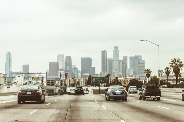 abwaerme-aus-dem-verkehr-und-viel-asphalt-beguenstig-cc0-pixabay-maxxgirr-230728_download Abwärme aus dem Verkehr und viel Asphalt begünstigen Hitzeinseln.