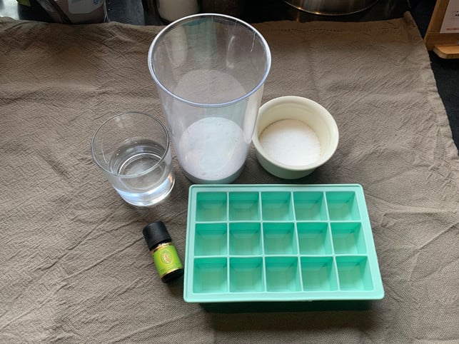 wc-tabs-kannst-du-mit-wenigen-zutaten-selber-mache-laura-hintereder-utopia-230530_download WC-Tabs kannst du mit wenigen Zutaten selber machen.