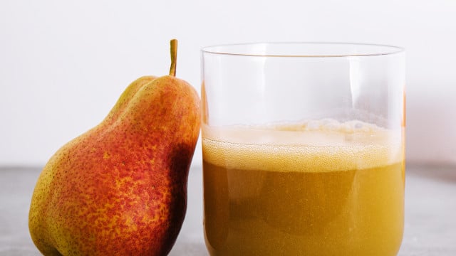 Pear Juice with fresh fruits close up birnensaft