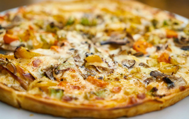 Welk, hart oder trocken: So machst du Lebensmittel wieder frisch Pizza vom Vortag Welk, hart oder trocken: So machst du Lebensmittel wieder frisch