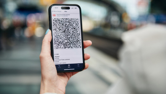 deutschlandticket-handyticket-Deutsche-Bahn-AG-Dominic-Dupont-250108 Deutschlandticket: Was planen die Parteien?