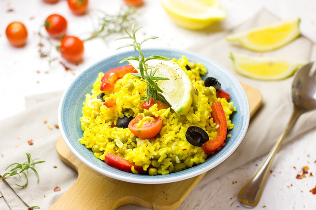 spanische-paella-wird-traditionell-mit-safran-herg-cco-pixabay-einladung_zum_essen-170926_download Spanische Paella wird traditionell mit Safran hergestellt.