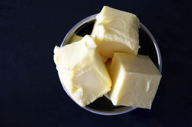butter-enthaelt-viel-fett-cc0-pixabay-ponce_photography-181217_download Butter enthält viel Fett.