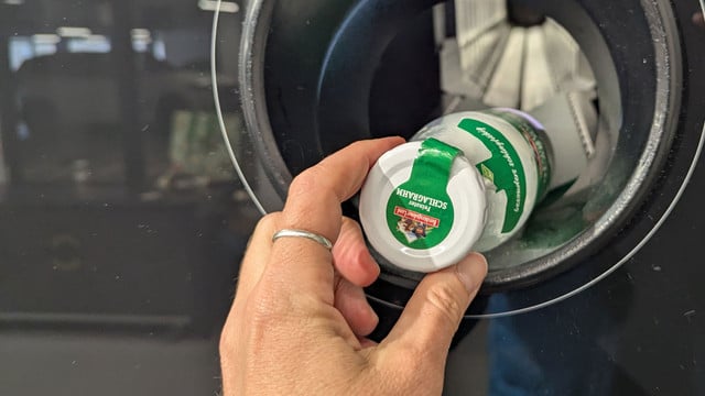 pfandautomat2-bw Mehrwegflaschen-Rückgabe: Mit oder ohne Deckel?
