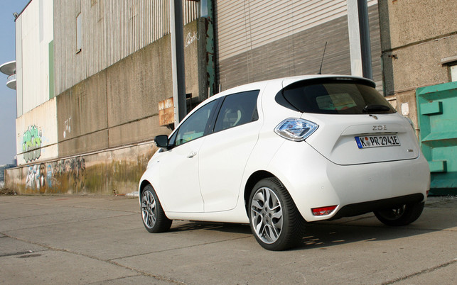 renault-zoe-ganz-im-test-u-christoph-schwarzer-170220-1280x800 Renault Zoe im Test: leiser Stromer ohne Schadstoffe