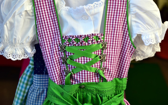 wer-lieber-ein-dirndl-kaufen-als-leihen-moechte-ka-cc0-pixabay-ulleo-240930_download Wer lieber ein Dirndl kaufen als leihen möchte, kann sich auf Second-Hand-Plattformen umsehen.