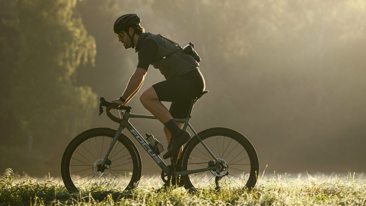 Rckenschmerzen beim Fahrradfahren? Das solltest du ndern