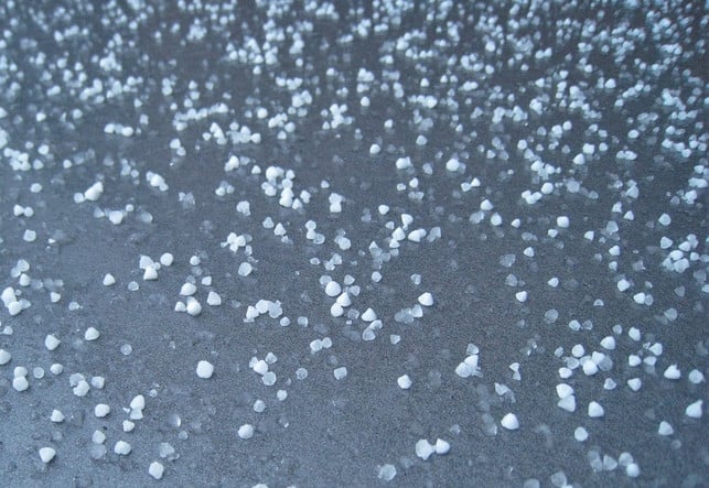 graupel-und-hagel-unterscheiden-sich-in-einigen-pu-cc0-pixabay-assy-240626_download Graupel und Hagel unterscheiden sich in einigen Punkten, besonders darin, wie viel Zerstörung sie anrichten können.