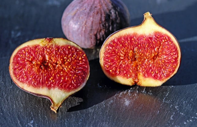 reife-feigen-schmecken-herrlich-suess-cc0-pixabay-couleur-180725_download Zuckerhaltiges Obst: Reife Feigen schmecken herrlich süß.