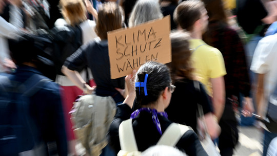 Klimaprotest Fridays for Future - Berlin Klimaprotest FFF: Welche Rolle spielt der Klimaschutz bei den Wahlen?