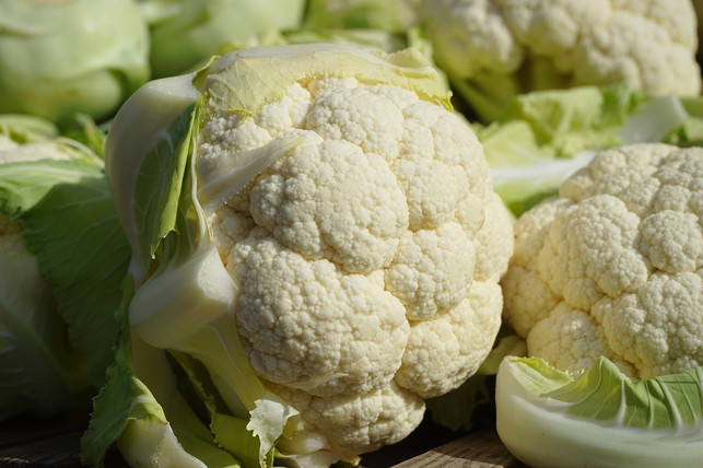 lagere-den-blumenkohl-fuer-bis-zu-eine-woche-im-kueh-cc0-pixabay-hans-221025_download Im kühlen Vorratskeller kannst du gut Blumenkohl lagern.