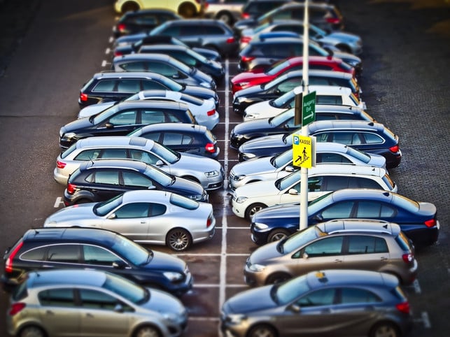 autos-verstopfen-die-staedte-und-wirken-sich-negati-cc0-pixabay-652234-220828_download Autos verstopfen die Städte und wirken sich negativ auf Gesundheit und Klima aus.