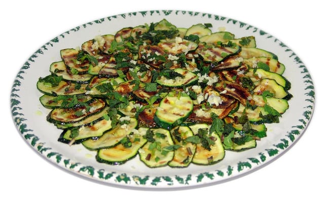 zucchini-grillen-ist-auch-fuer-grill-anfaenger-geeig-cc0-pixabay-pixelmission-180531_download Zucchini grillen ist auch für Grill-Anfänger:innen geeignet.