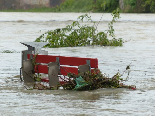 hochwasser-sind-nur-einer-der-vielen-nebeneffekte-cc0-pixabay-hans-190926_download Hochwasser sind nur einer der vielen Nebeneffekte von Brandrodungen und dem dadurch verusachten Waldsterben.