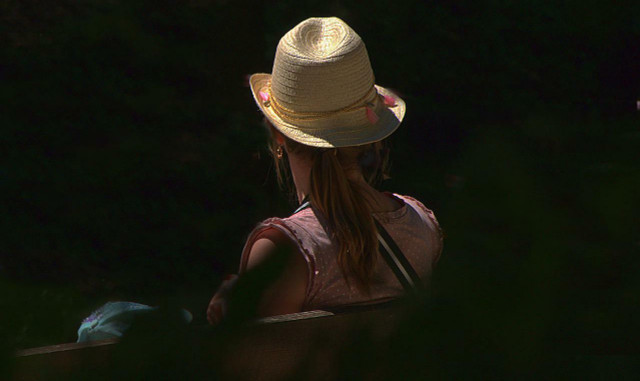 A sun hat protects your head from direct sunlight and thus from circulatory problems in hot weather.