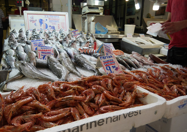 ueberfischung-durch-industriellen-fischfang-und-ein-sven-christian-schulz-utopia-200213_download Eine Ursache der Überfischung sind industrieller Fischfang und eine riesige Nachfrage